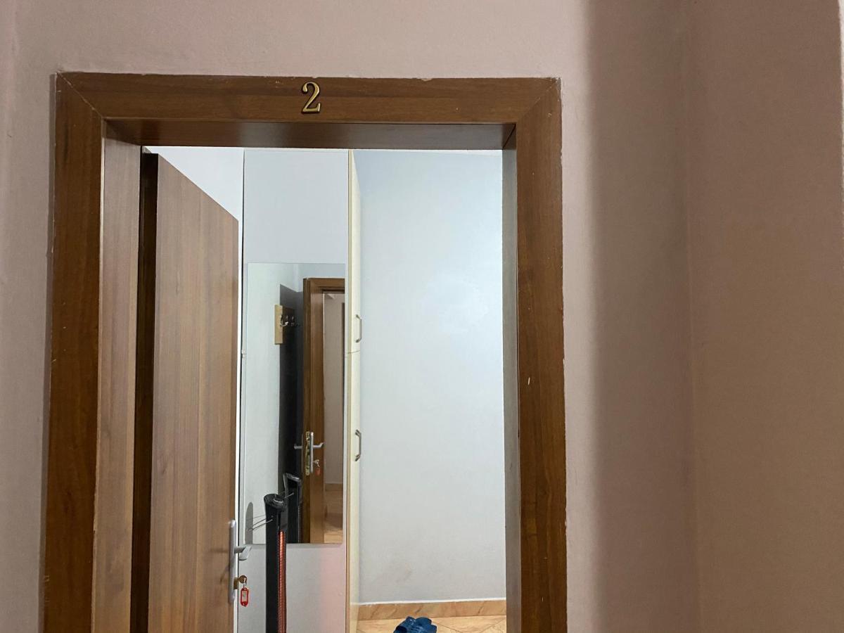 טיראנה Guesthouse Sense מראה חיצוני תמונה